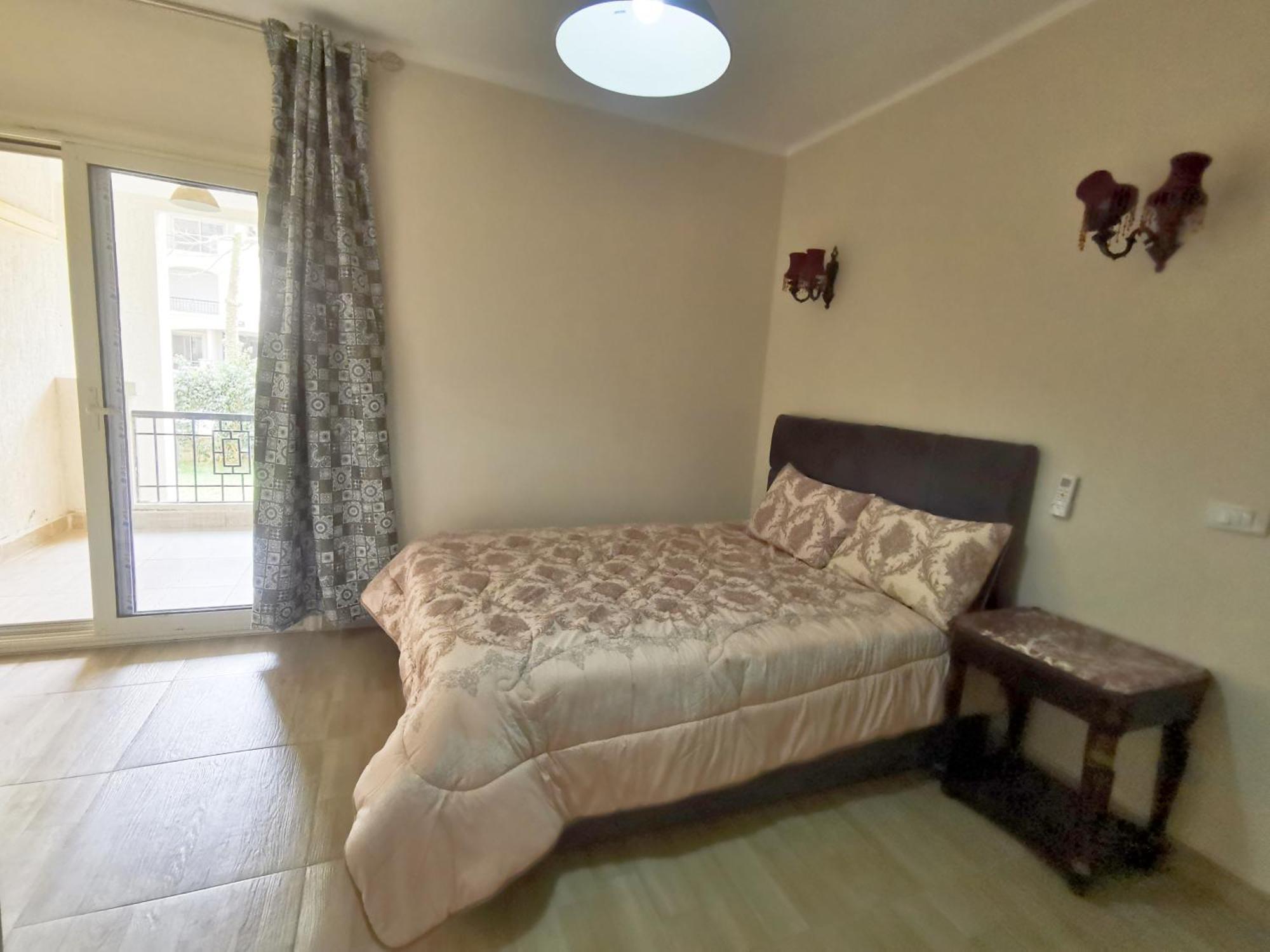 Apartment Garden Flat For Rent In New *